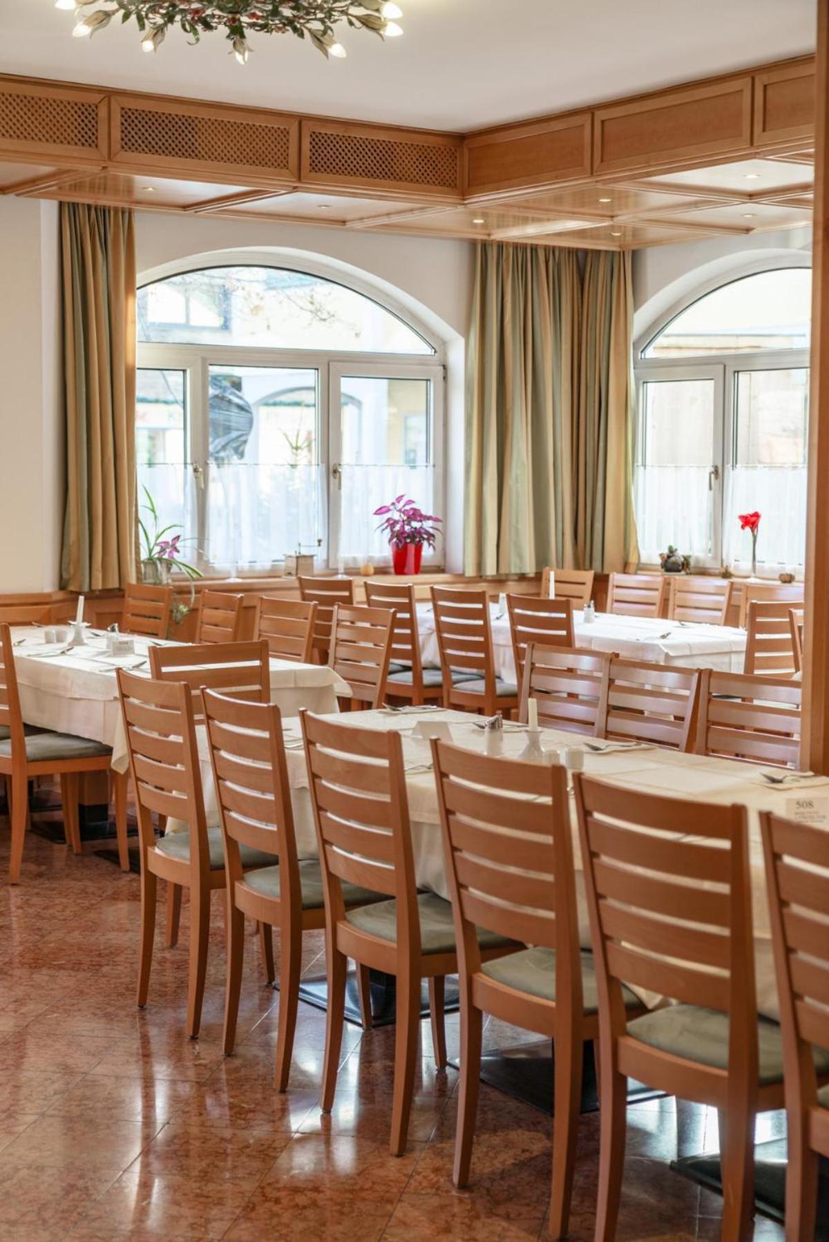 Hotel Restaurant Lebzelter Altenmarkt im Pongau Esterno foto
